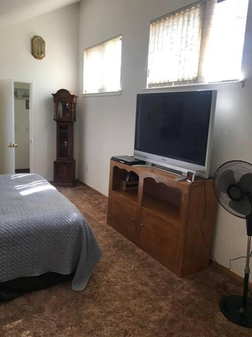 Cheerful 2-bedroom Near Eagle Chalet *