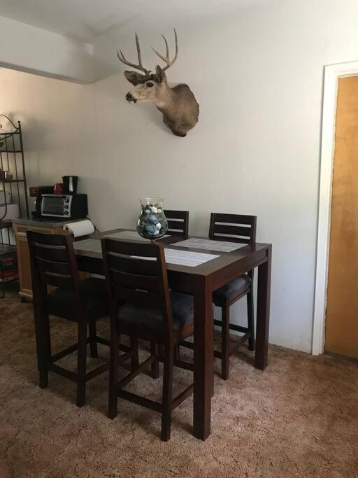 Chalet Cheerful 2-bedroom Near Eagle Susanville