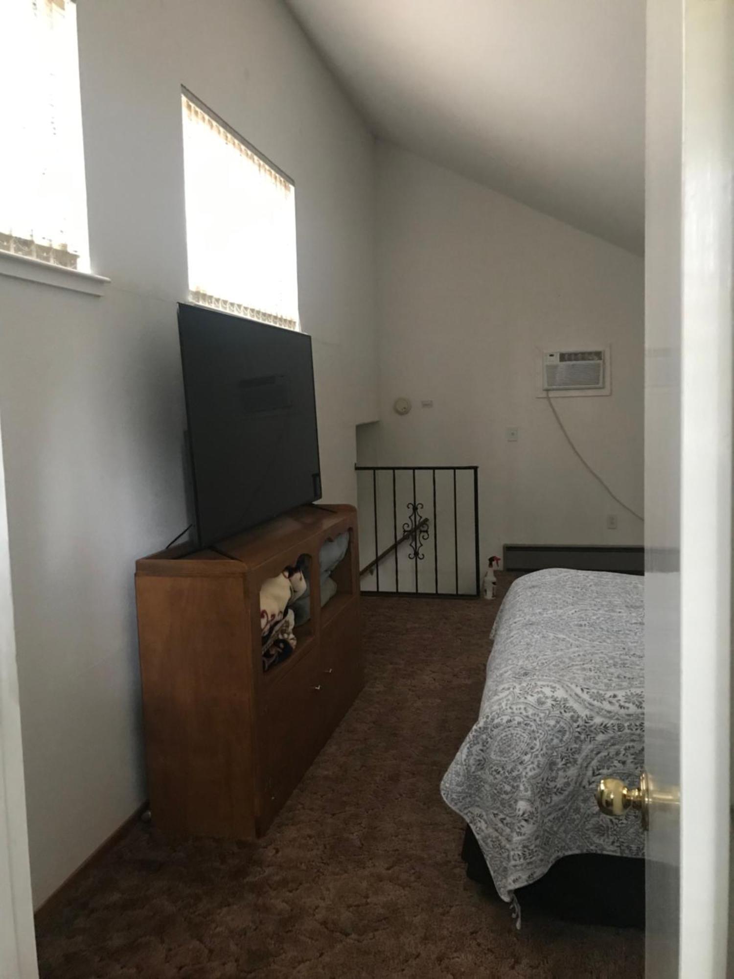 Cheerful 2-bedroom Near Eagle Chalet *
